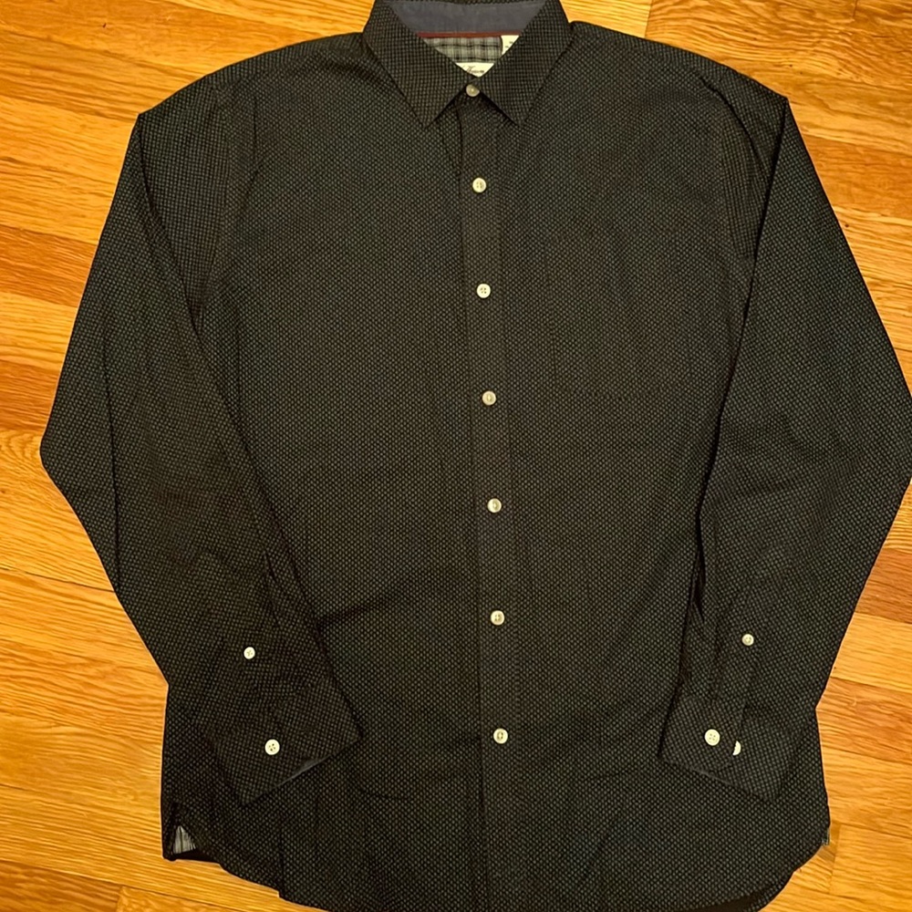 Van Heusen Button Down - Size Medium